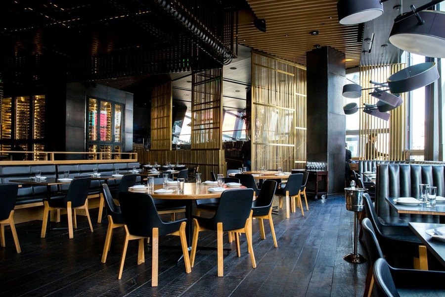 Restaurante con servicio en mesa